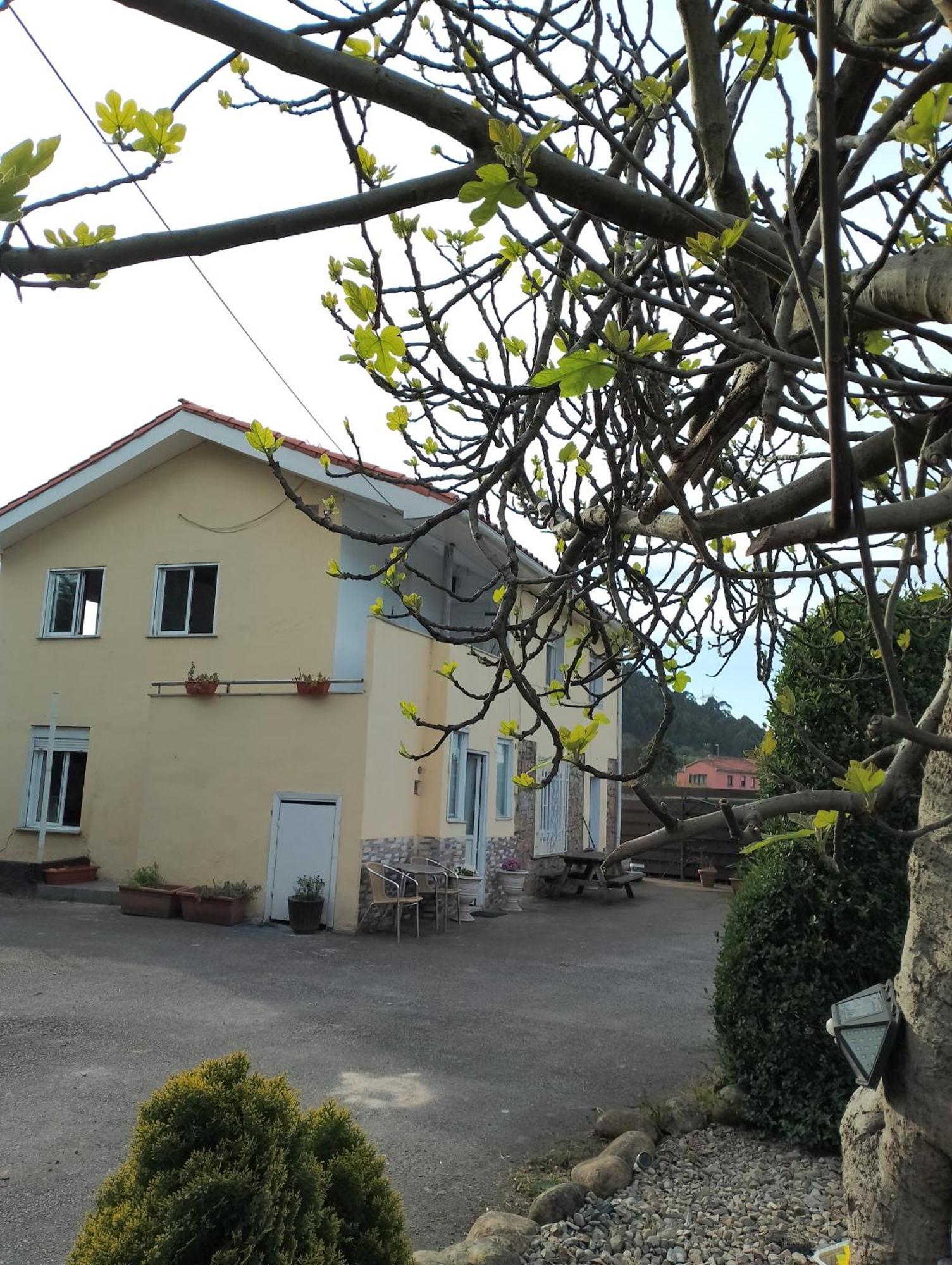 Pension Tabaza Carreno Exterior photo